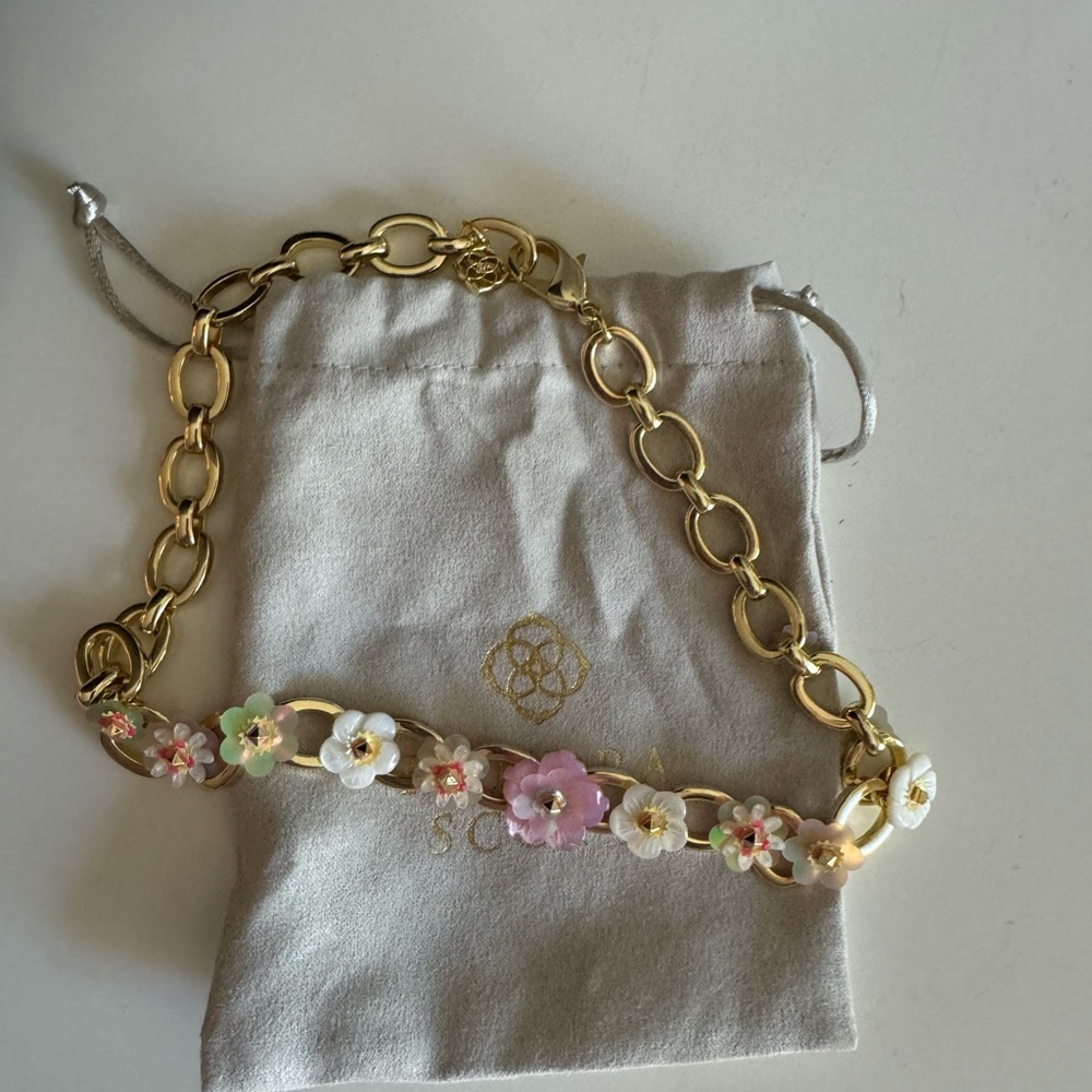 Beautiful floral gold necklace